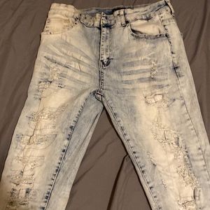 I’m selling some light blue Jeans